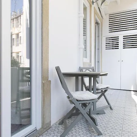 Alcantara Lovely Green Terrace 2 Bdr Apt With Ac Διαμέρισμα